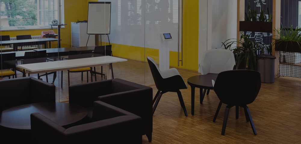 experiencia en servicios jurídicos y de arrendamiento